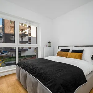 https://warsaw-apartments-okrzei-12-street.warsawhotelspoland.com