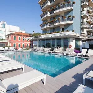 4* Отель Adlon