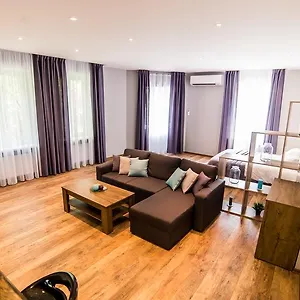 https://foxy-lviv.hotelslviv.net